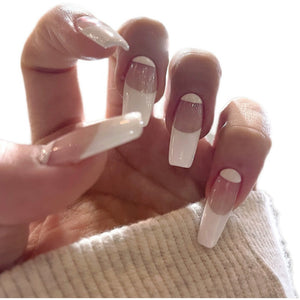 Detachable press-on nails with a chic coffin shape.